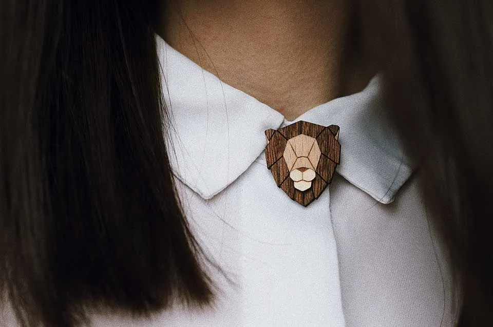 lion_brooch.webp